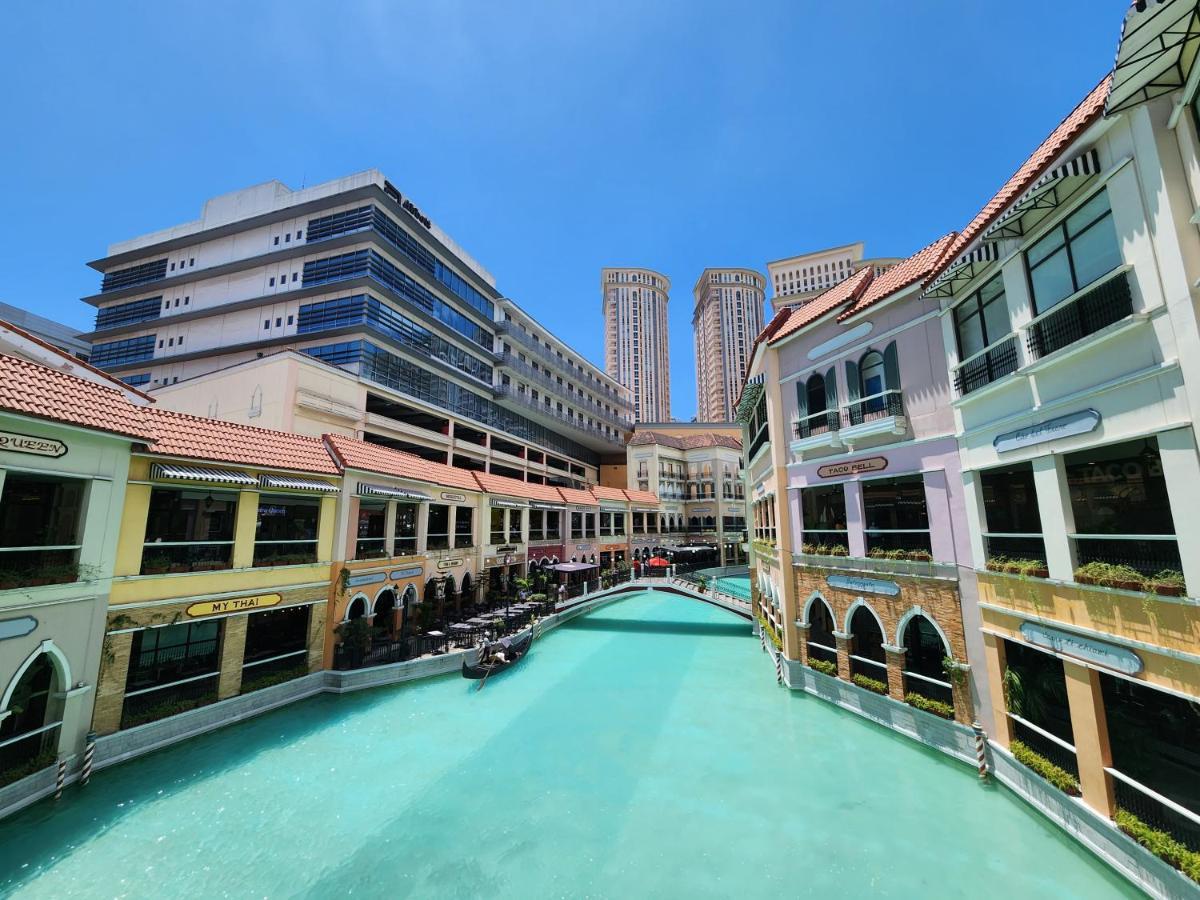 Spacious Cozy Suite At The Venice Mall With Free Parking And Washing Machine (Adults Only) Taguig Eksteriør billede