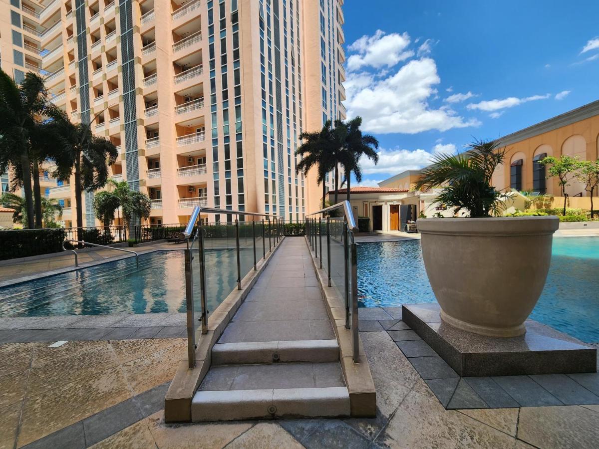 Spacious Cozy Suite At The Venice Mall With Free Parking And Washing Machine (Adults Only) Taguig Eksteriør billede