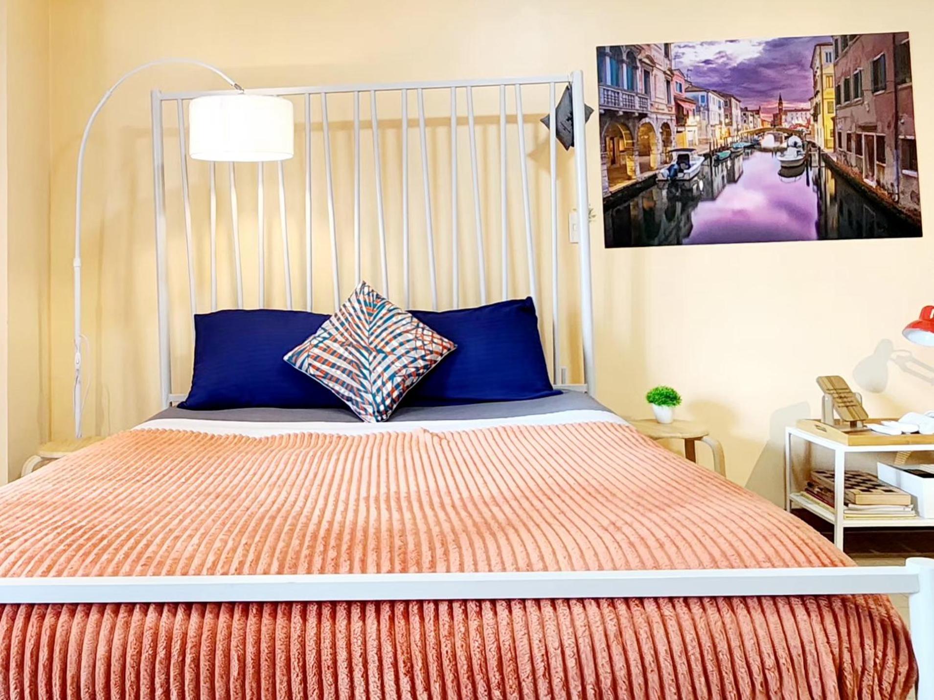 Spacious Cozy Suite At The Venice Mall With Free Parking And Washing Machine (Adults Only) Taguig Eksteriør billede